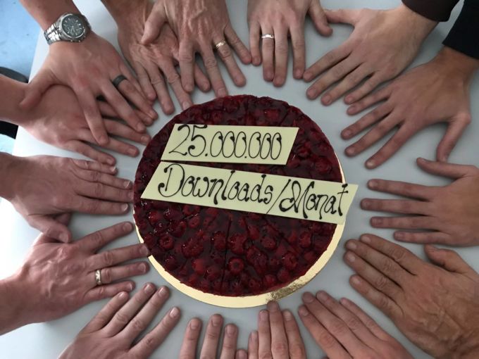 Torte für die 25 Millionen Downloads.